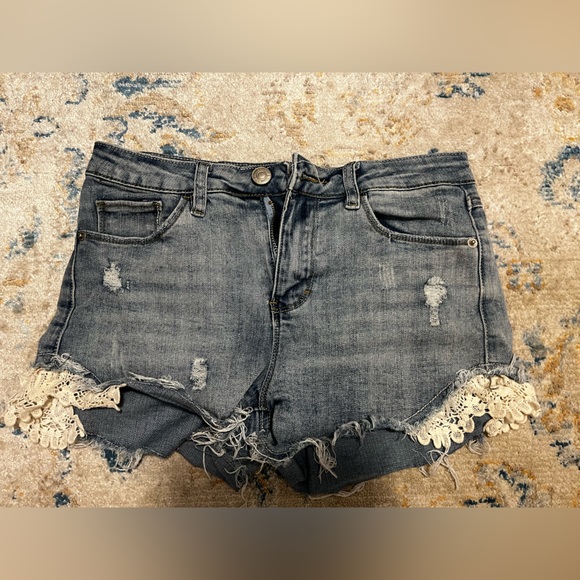 Ardene’s Jean Shorts - Picture 1 of 3